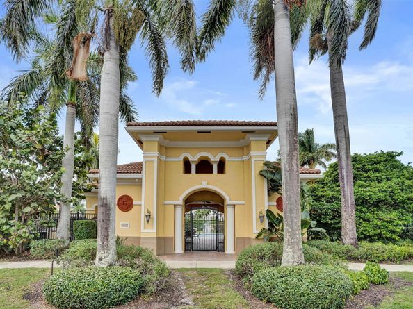 1825 Sonrisa Drive, Riviera Beach FL 33404