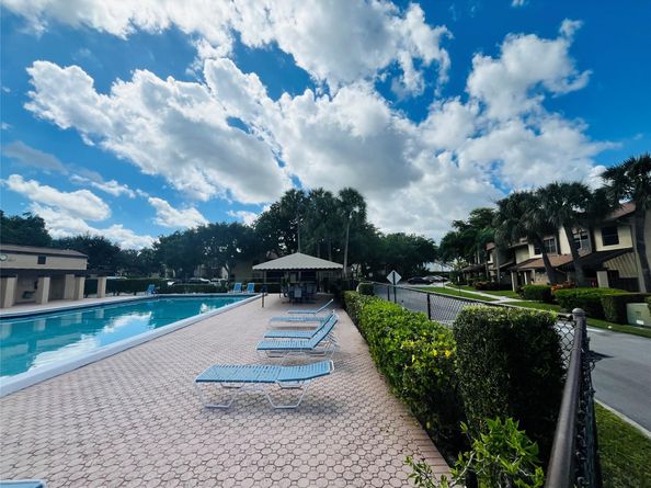 3966 Cocoplum Cir D, Coconut Creek FL 33063