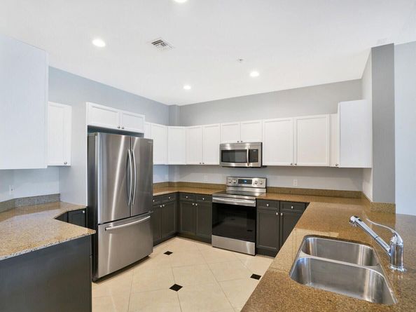 3940 N Flagler Drive 402, West Palm Beach FL 33407