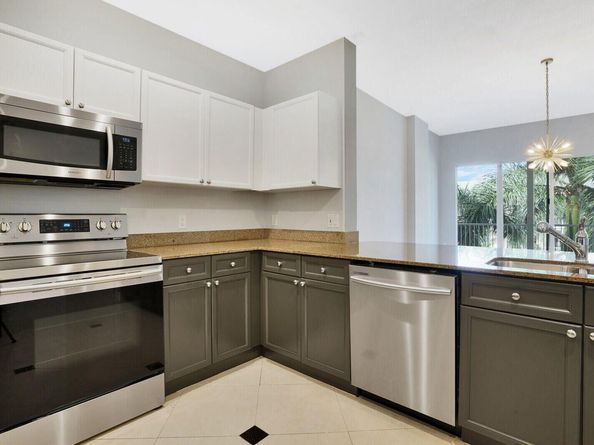 3940 N Flagler Drive 402, West Palm Beach FL 33407