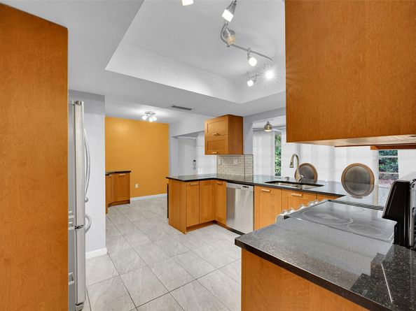 6501 NW 24th Ct, Sunrise FL 33313