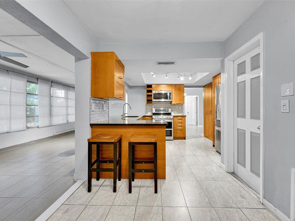 6501 NW 24th Ct, Sunrise FL 33313