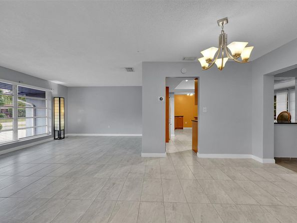 6501 NW 24th Ct, Sunrise FL 33313