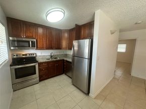 305 NE 16th St B7, Fort Lauderdale FL 33304