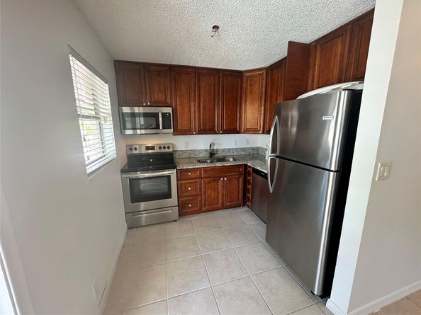 305 NE 16th St B7, Fort Lauderdale FL 33304