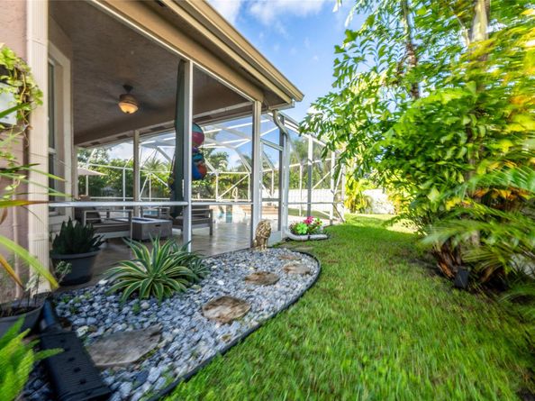 5869 NW 56th Dr, Coral Springs FL 33067