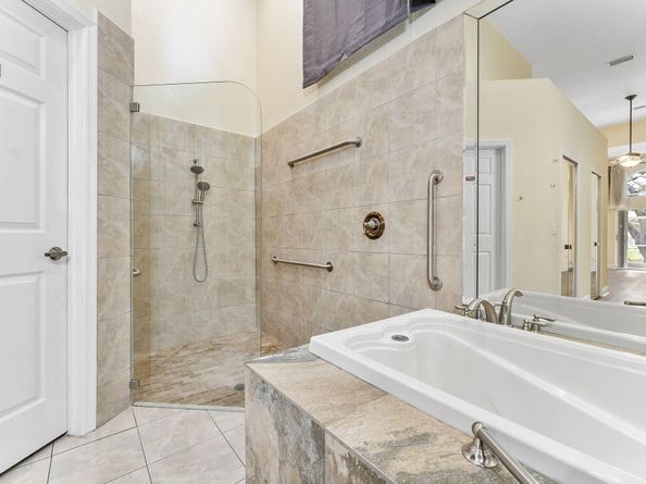 7793 Highlands Cir, Margate FL 33063