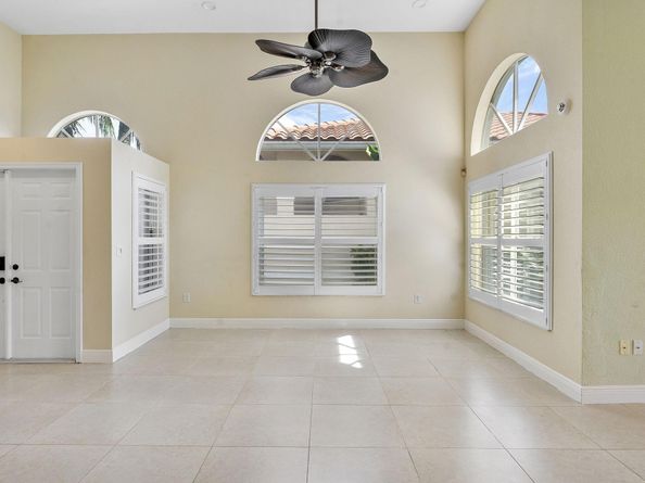 7793 Highlands Cir, Margate FL 33063