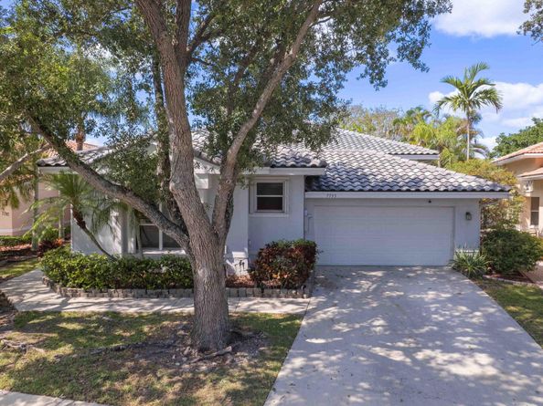 7793 Highlands Cir, Margate FL 33063