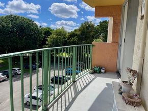 9350 Fontainebleau Boulevard 408, Miami FL 33172