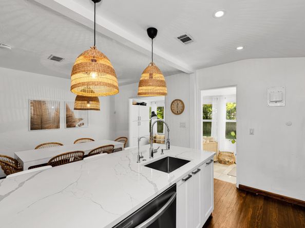 1636 NE 4th Ct, Fort Lauderdale FL 33301