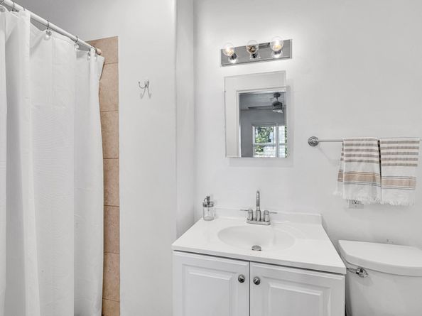 1636 NE 4th Ct, Fort Lauderdale FL 33301