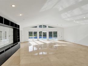 5903 Breadfruit Cir, Tamarac FL 33319