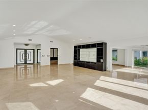 5903 Breadfruit Cir, Tamarac FL 33319