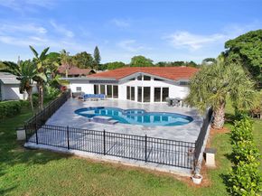 5903 Breadfruit Cir, Tamarac FL 33319