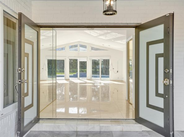 5903 Breadfruit Cir, Tamarac FL 33319