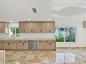 5903 Breadfruit Cir, Tamarac FL 33319