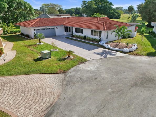 5903 Breadfruit Cir, Tamarac FL 33319