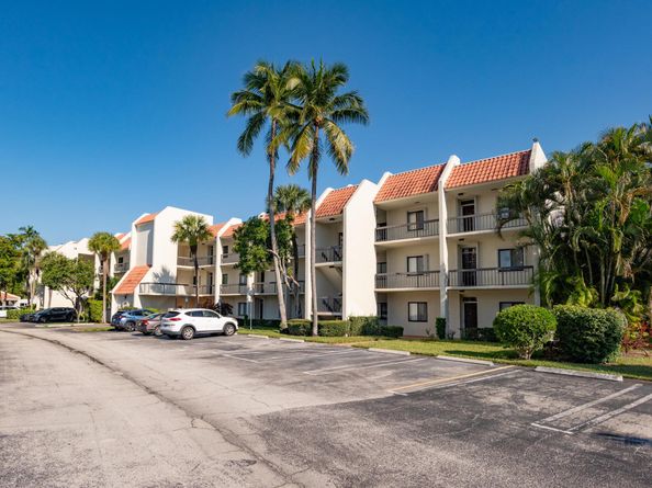 2550 Presidential Way 107, West Palm Beach FL 33401