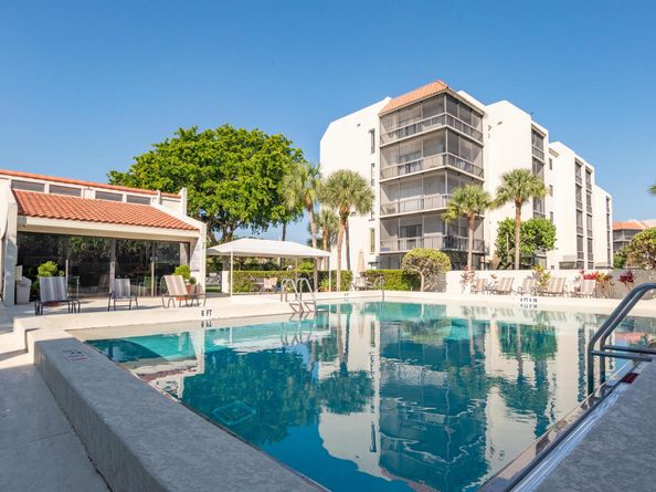 2550 Presidential Way 107, West Palm Beach FL 33401