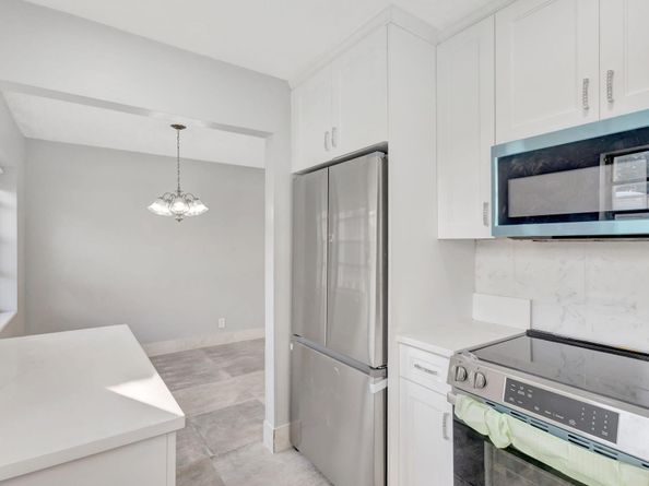 121 Bedford E, West Palm Beach FL 33417