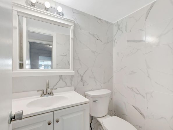 121 Bedford E, West Palm Beach FL 33417