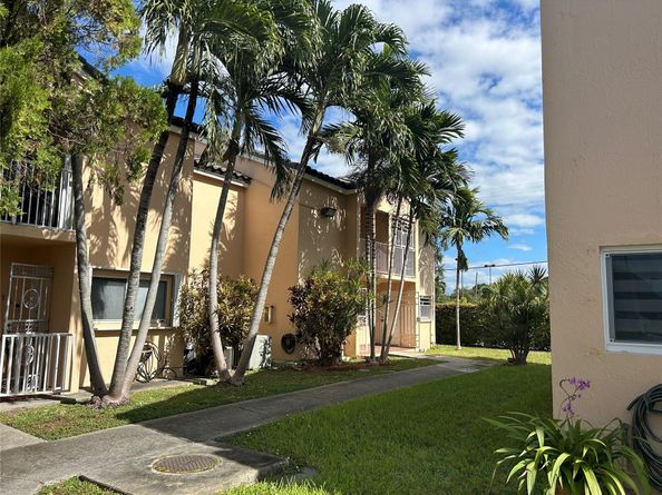 2500 NW 28th St 716, Miami FL 33142