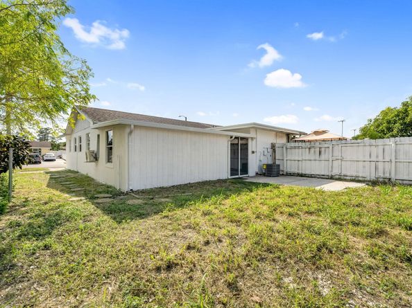 5075 Grant Lane, West Palm Beach FL 33415