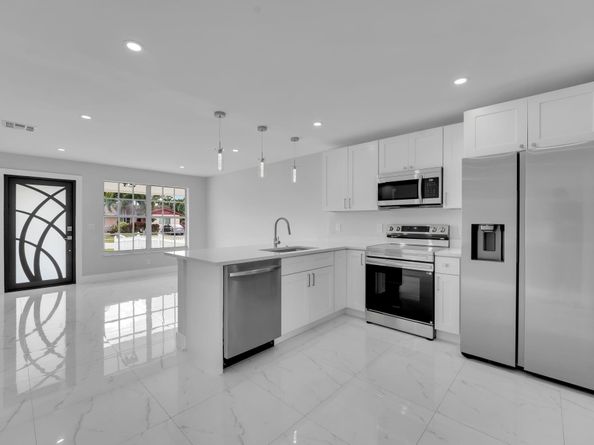 5075 Grant Lane, West Palm Beach FL 33415