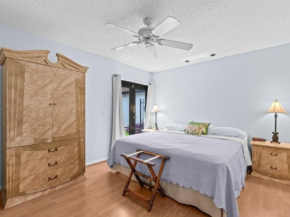 77 Ironwood Way N, Palm Beach Gardens FL 33418