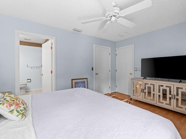 77 Ironwood Way N, Palm Beach Gardens FL 33418