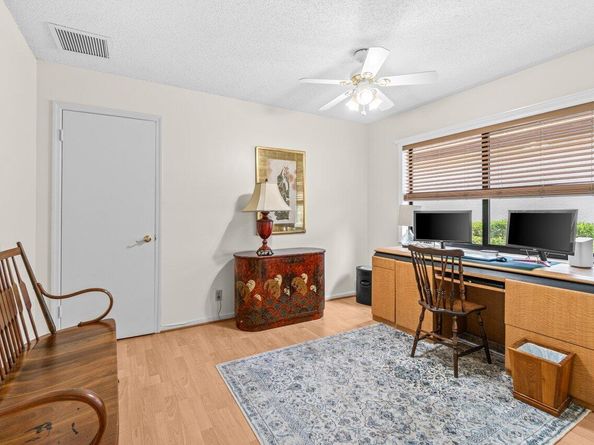 77 Ironwood Way N, Palm Beach Gardens FL 33418