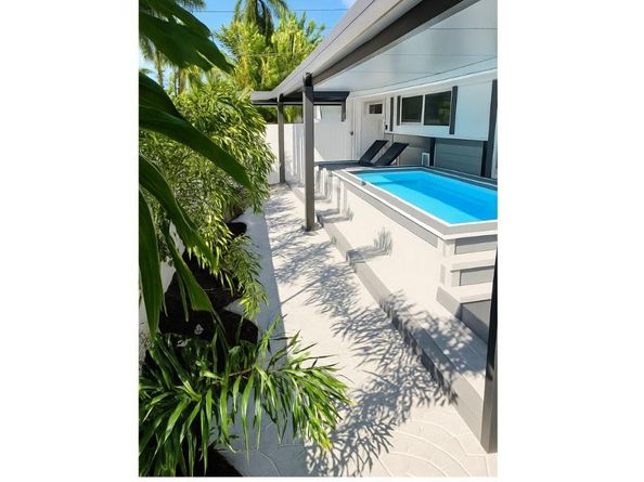 751 Hollywood Blvd, Hollywood FL 33019