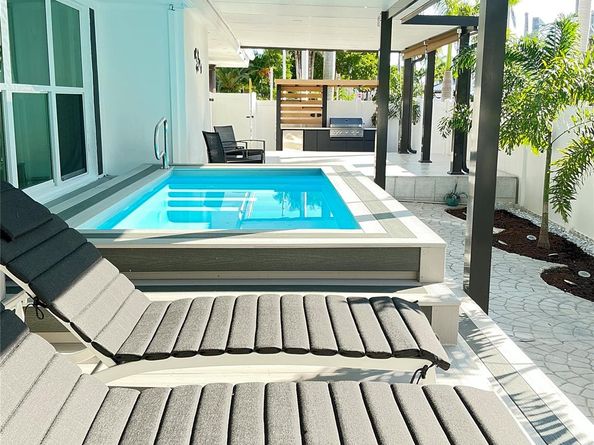 751 Hollywood Blvd, Hollywood FL 33019