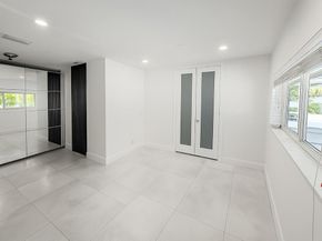 751 Hollywood Blvd, Hollywood FL 33019