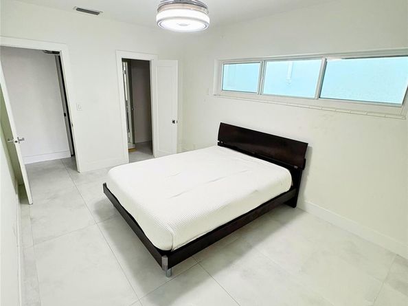 751 Hollywood Blvd, Hollywood FL 33019