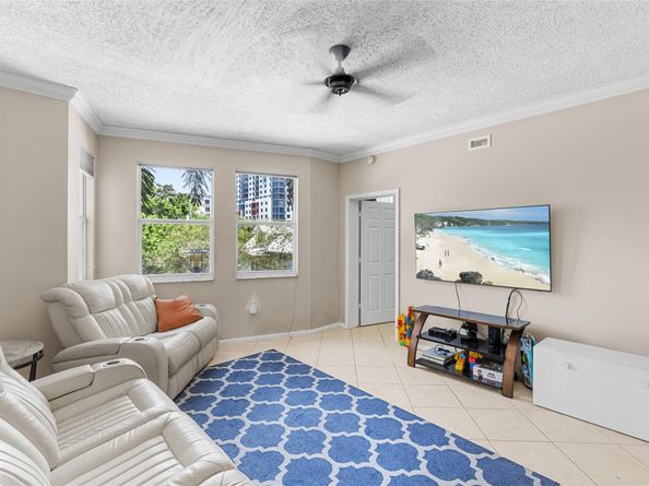 533 NE 3rd Ave 243, Fort Lauderdale FL 33301