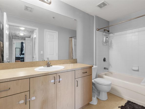 533 NE 3rd Ave 243, Fort Lauderdale FL 33301