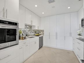 44 Cocoanut Row 315a/316a, Palm Beach FL 33480