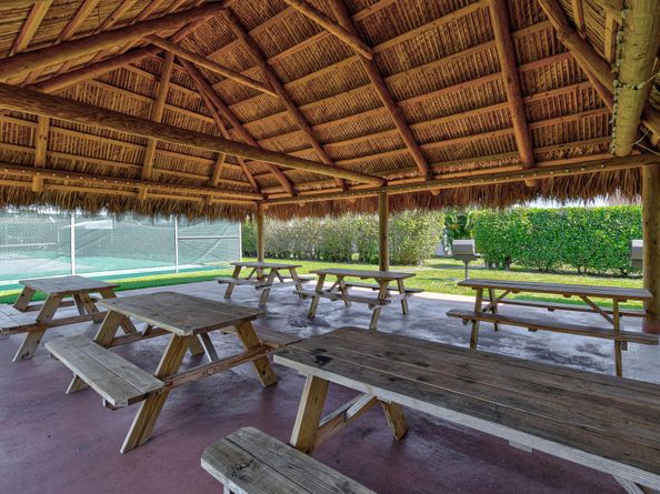 5160 Las Verdes Circle 314, Delray Beach FL 33484