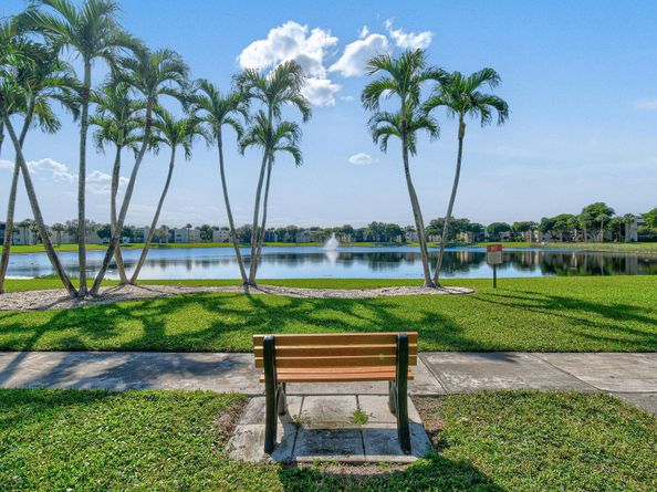 5160 Las Verdes Circle 314, Delray Beach FL 33484