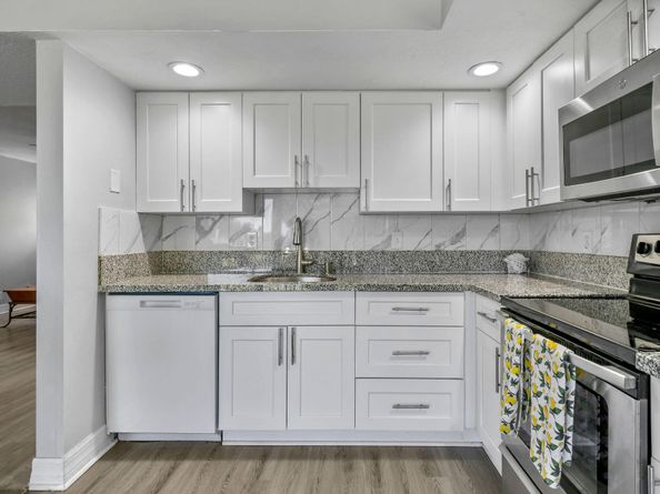 5160 Las Verdes Circle 314, Delray Beach FL 33484