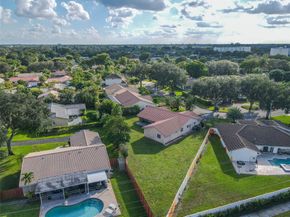 2881 NW 98th Way, Coral Springs FL 33065