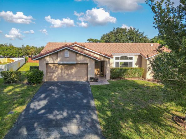 2881 NW 98th Way, Coral Springs FL 33065