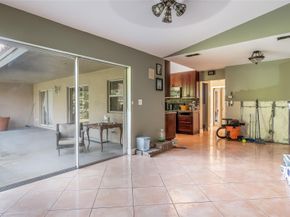 2881 NW 98th Way, Coral Springs FL 33065