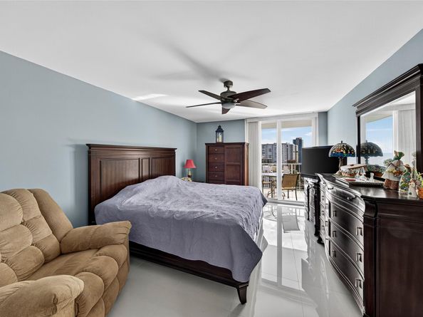 1010 S Ocean Blvd LPH7, Pompano Beach FL 33062