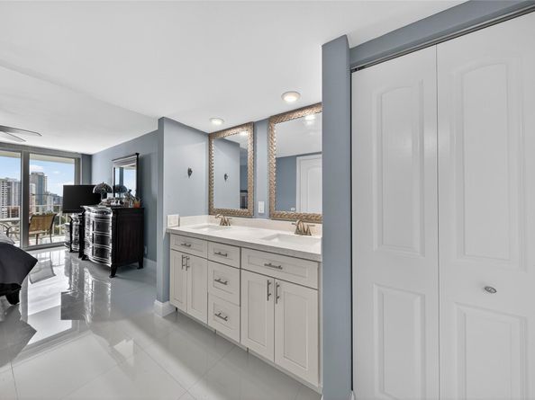 1010 S Ocean Blvd LPH7, Pompano Beach FL 33062