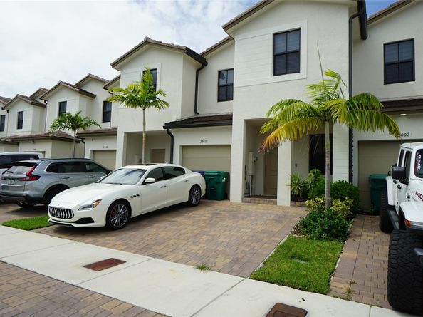23010 SW 128th Pl 23010, Miami FL 33170