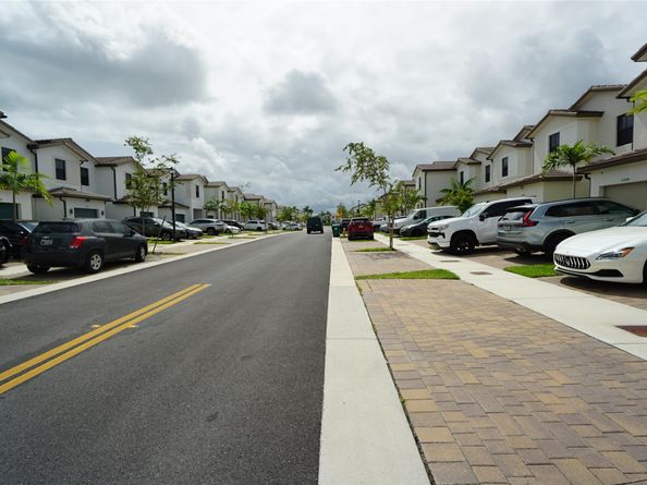 23010 SW 128th Pl 23010, Miami FL 33170