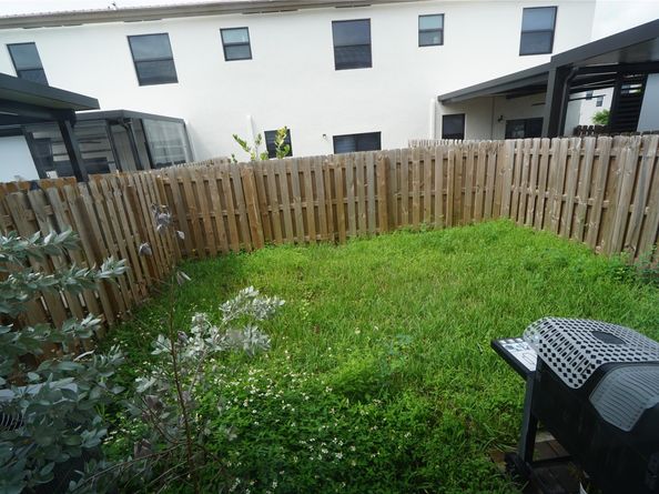 23010 SW 128th Pl 23010, Miami FL 33170